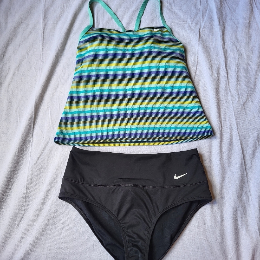 Nike 2 Piece Swimsuit Size Medium